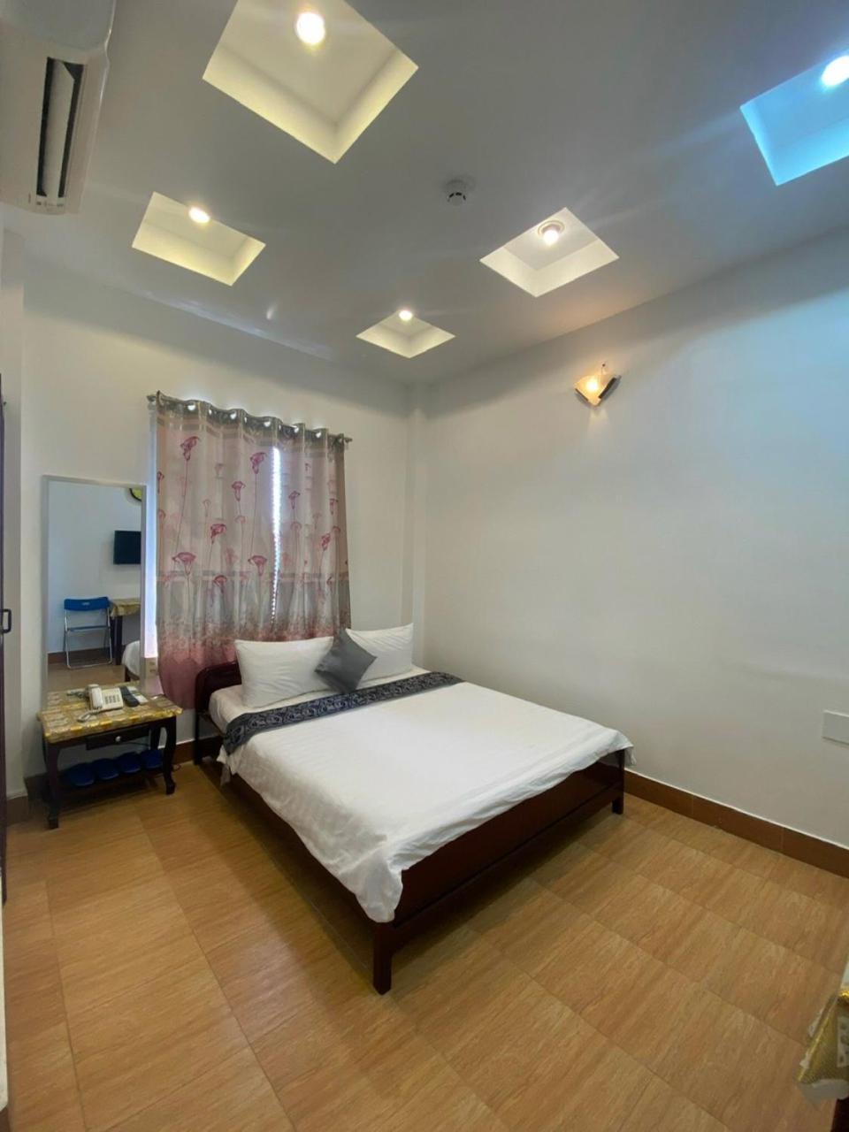 Du Hung 1 Hotel Hà Tiên Buitenkant foto