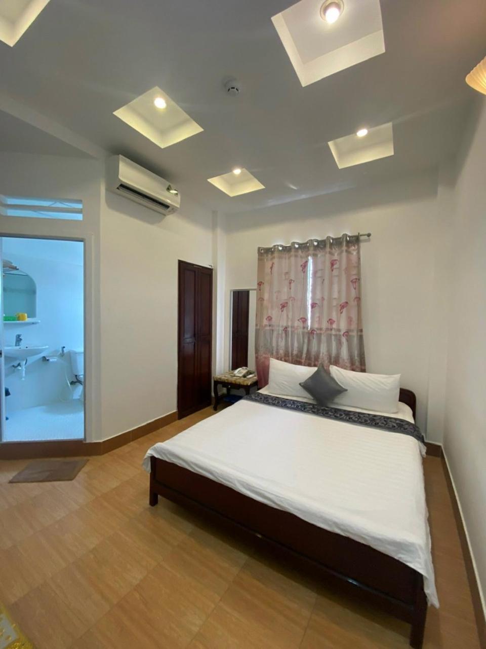 Du Hung 1 Hotel Hà Tiên Buitenkant foto